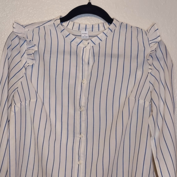 NWT Old Navy button down size S blue & white striped with ruffle shoulde…